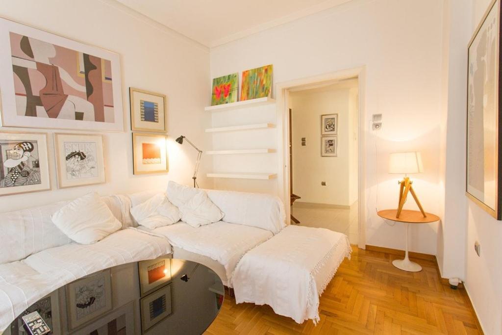 A Cozy Apt In Kolonaki Of Athens Luaran gambar